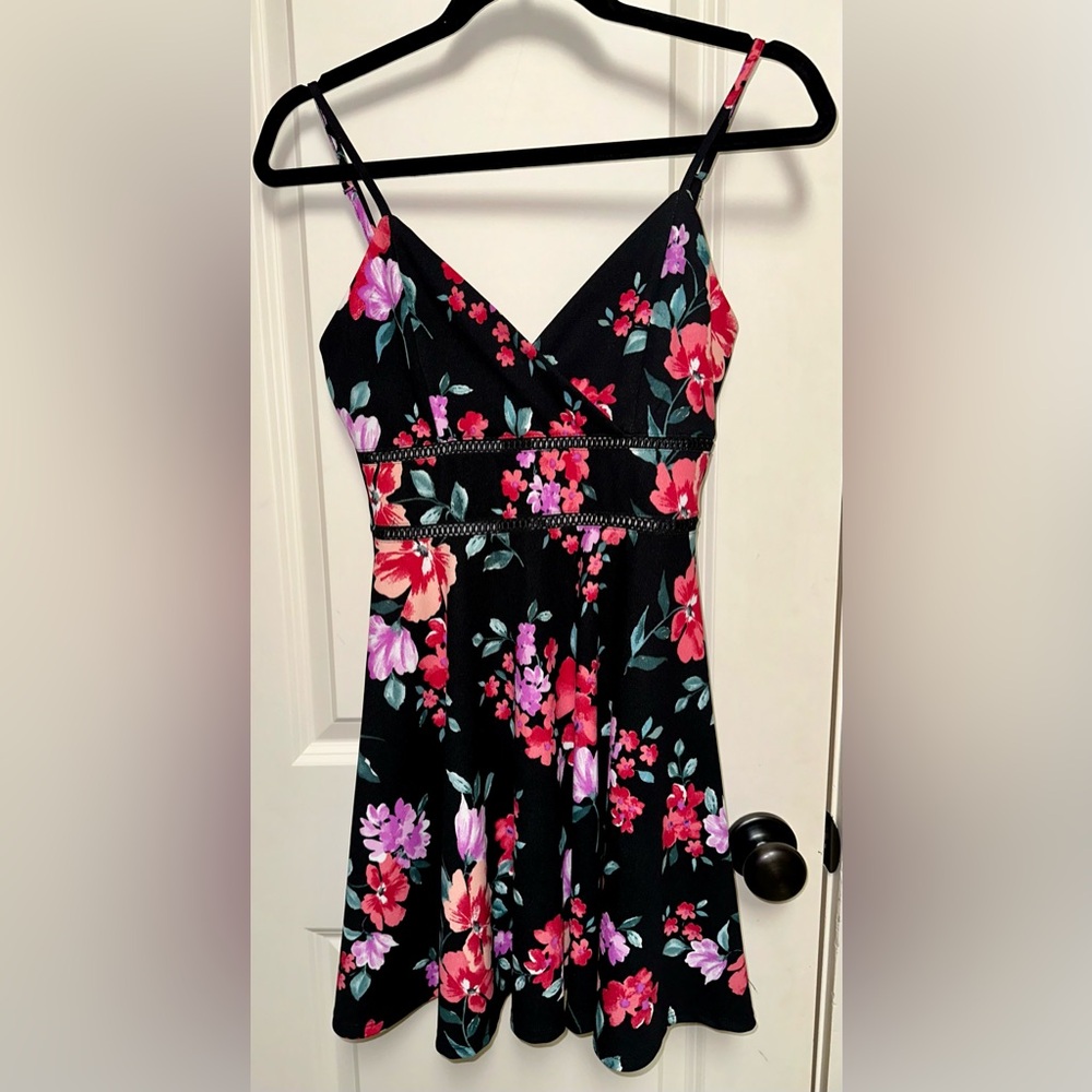 Black floral dress size small